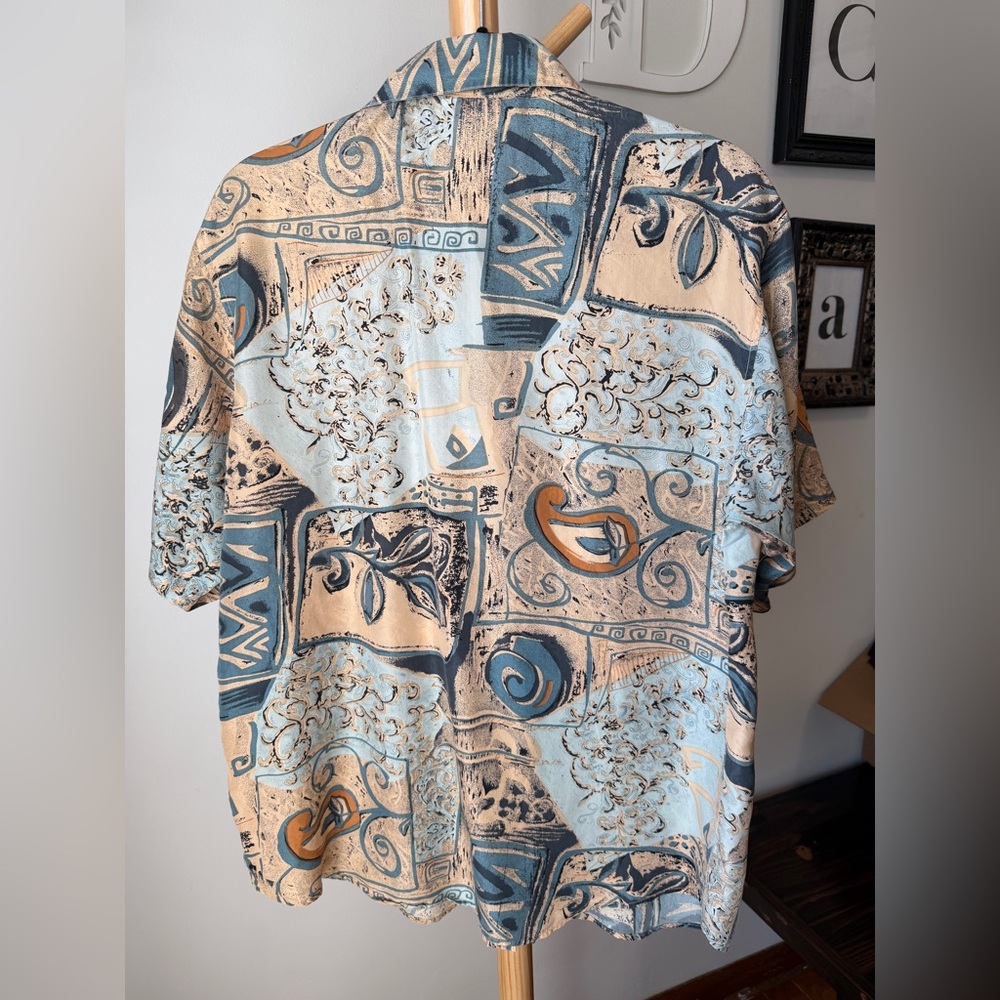 Vintage Stunt Collections Silk Camp Shirt Men’s Size Small Geometric Button Up
